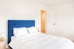 4 Schlafzimmer, Schreibtisch, Bügeleisen/Bügelbrett, kostenloses WLAN