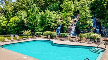 Indoor pool, outdoor pool