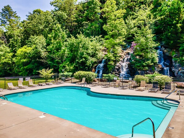 Pool - Smoky Mtn Fall Foliage Cabin – Hot Tub, Indoor Pool, Near Dollywood, Sleeps 6 (Sevierville)