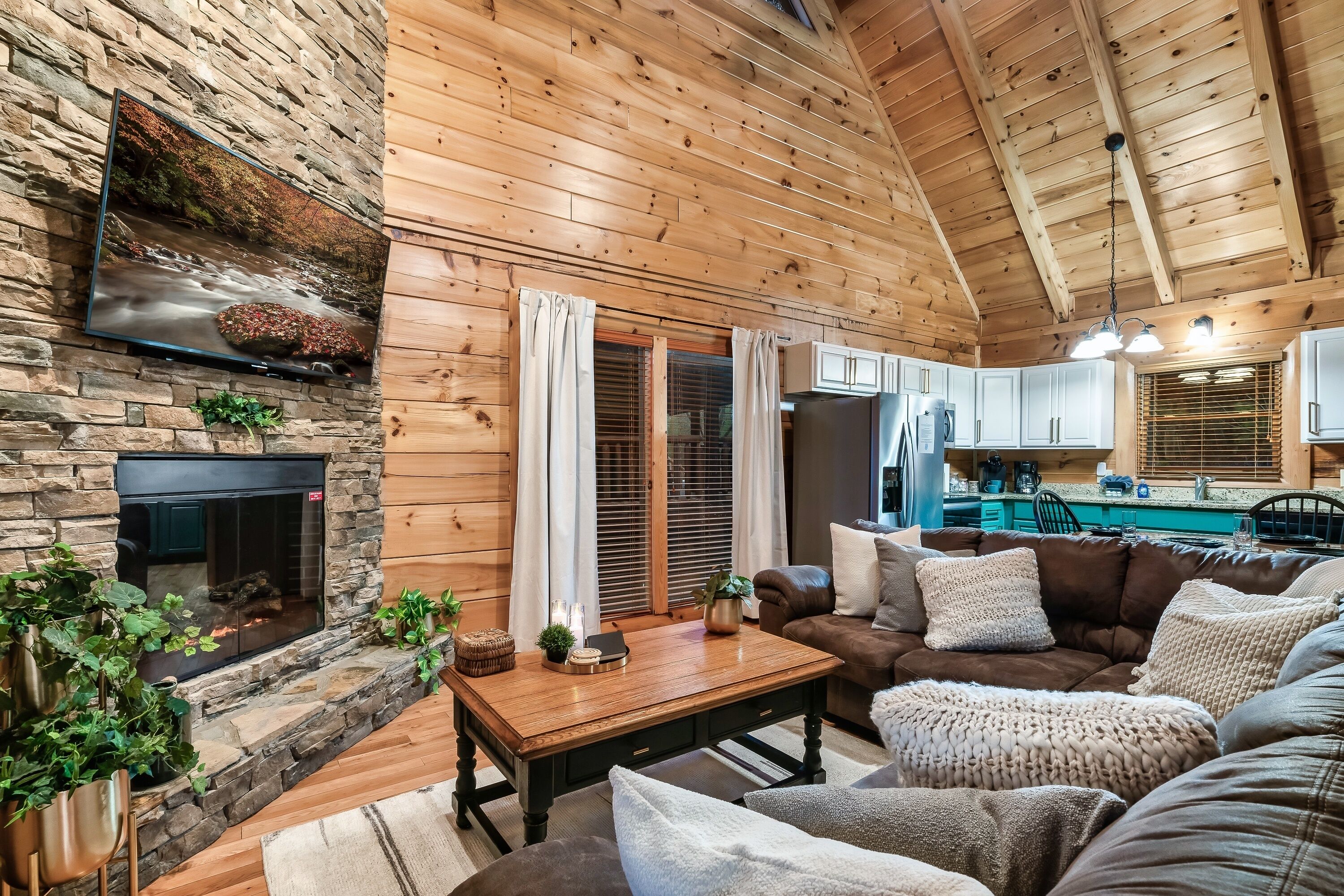 Smart TV, fireplace