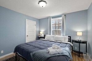 2 bedrooms, iron/ironing board, WiFi, bed sheets