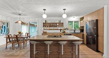 Game On | 2 Lounges, Ping Pong, Firepit + Hot Tub