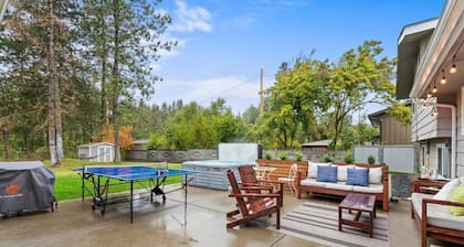Game On | 2 Lounges, Ping Pong, Firepit + Hot Tub