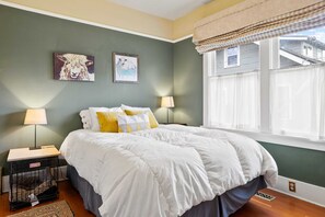 3 chambres, fer et planche à repasser, Wi-Fi, draps fournis