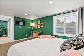 3 Schlafzimmer, Schreibtisch, Bügeleisen/Bügelbrett, WLAN