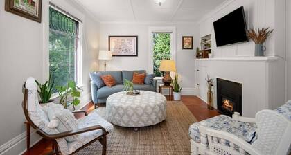 Chic Vintage Vibes | Stylish Stay Near It All