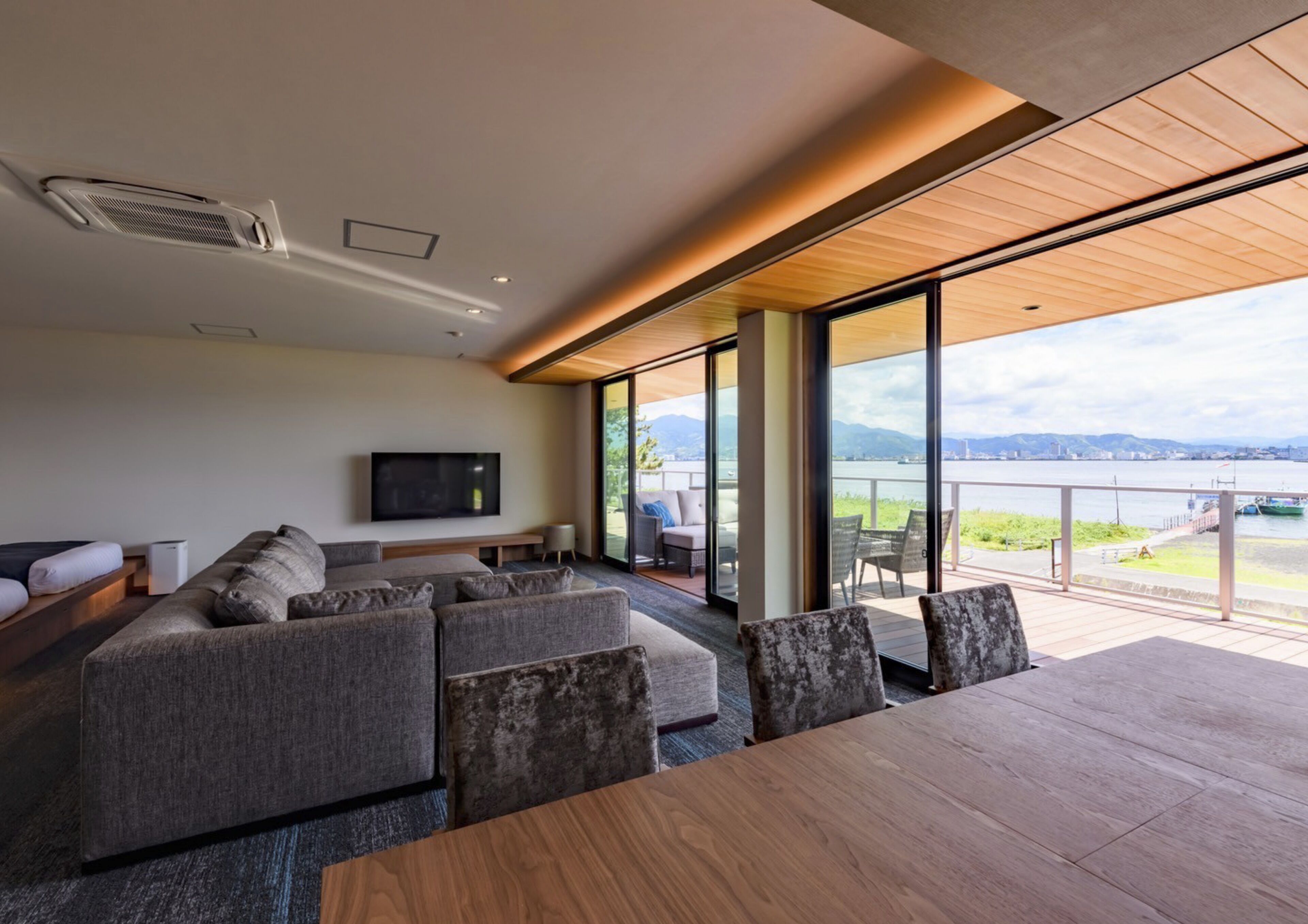 1 habitación y artículos del minibar gratis 