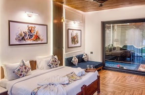 Royal Studio Suite | Individually furnished, desk, laptop workspace, free WiFi - Corbett Machaan Resort (Ramnagar)