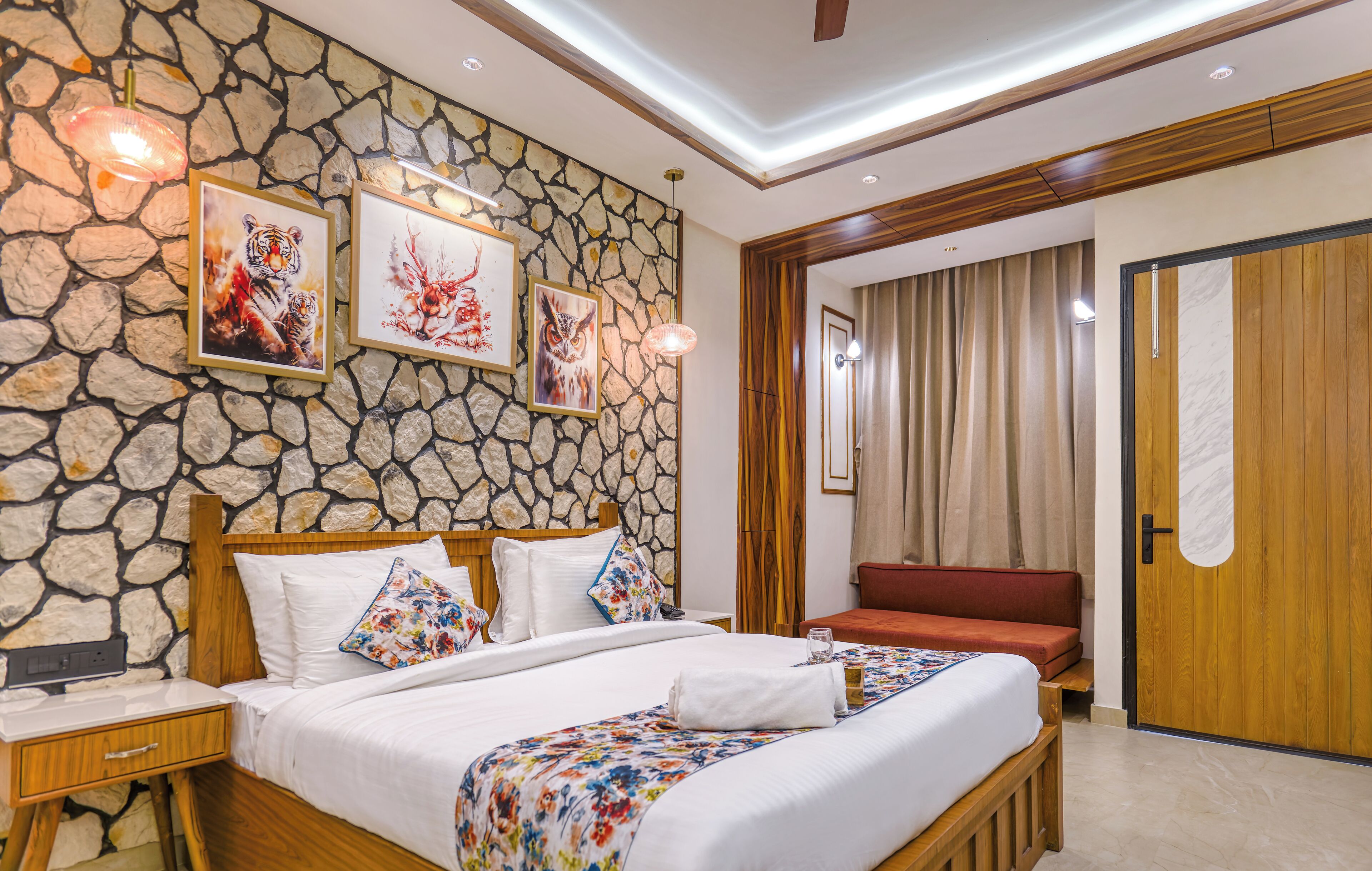 Lyxrum | Unika möbler, skrivbord, arbetsyta för laptop och gratis wi-fi