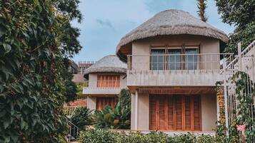 Camera familiare | Una cassaforte in camera, una scrivania, Wi-Fi gratuito