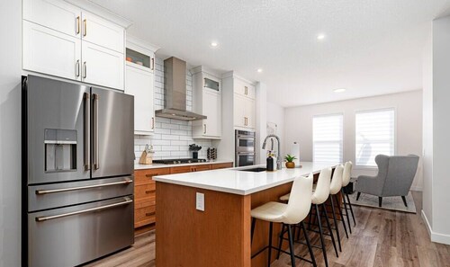 Sleeps 10. A/C.4 Bd 3.5 bth. Family friendly