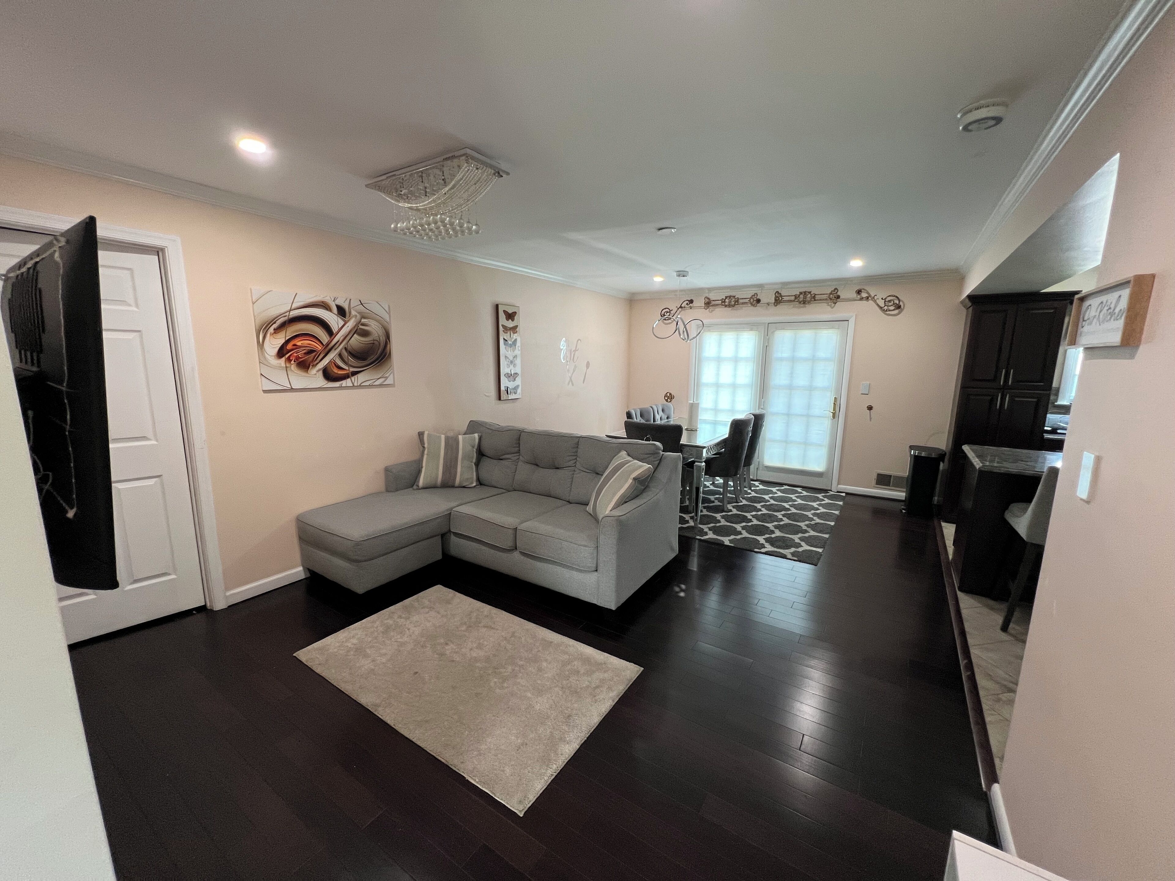 Smart TV, fireplace, ping pong