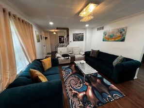 Smart TV, fireplace, ping pong