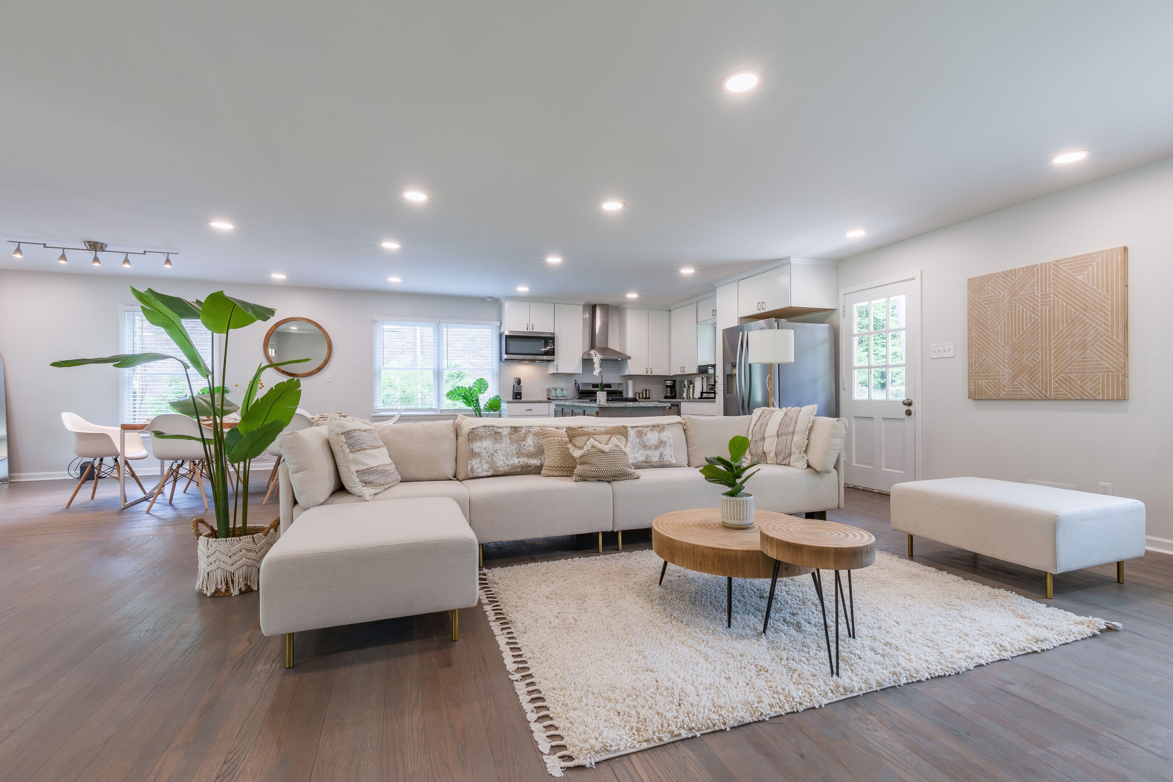 Opuluxe Boho Paradise Home: Unit #1 w/ Private Entrance