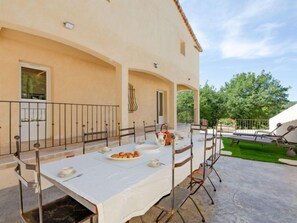 Outdoor dining - Vacation home Marges by Interhome (Bauduen)