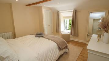 3 bedrooms, individually decorated, individually furnished, free WiFi