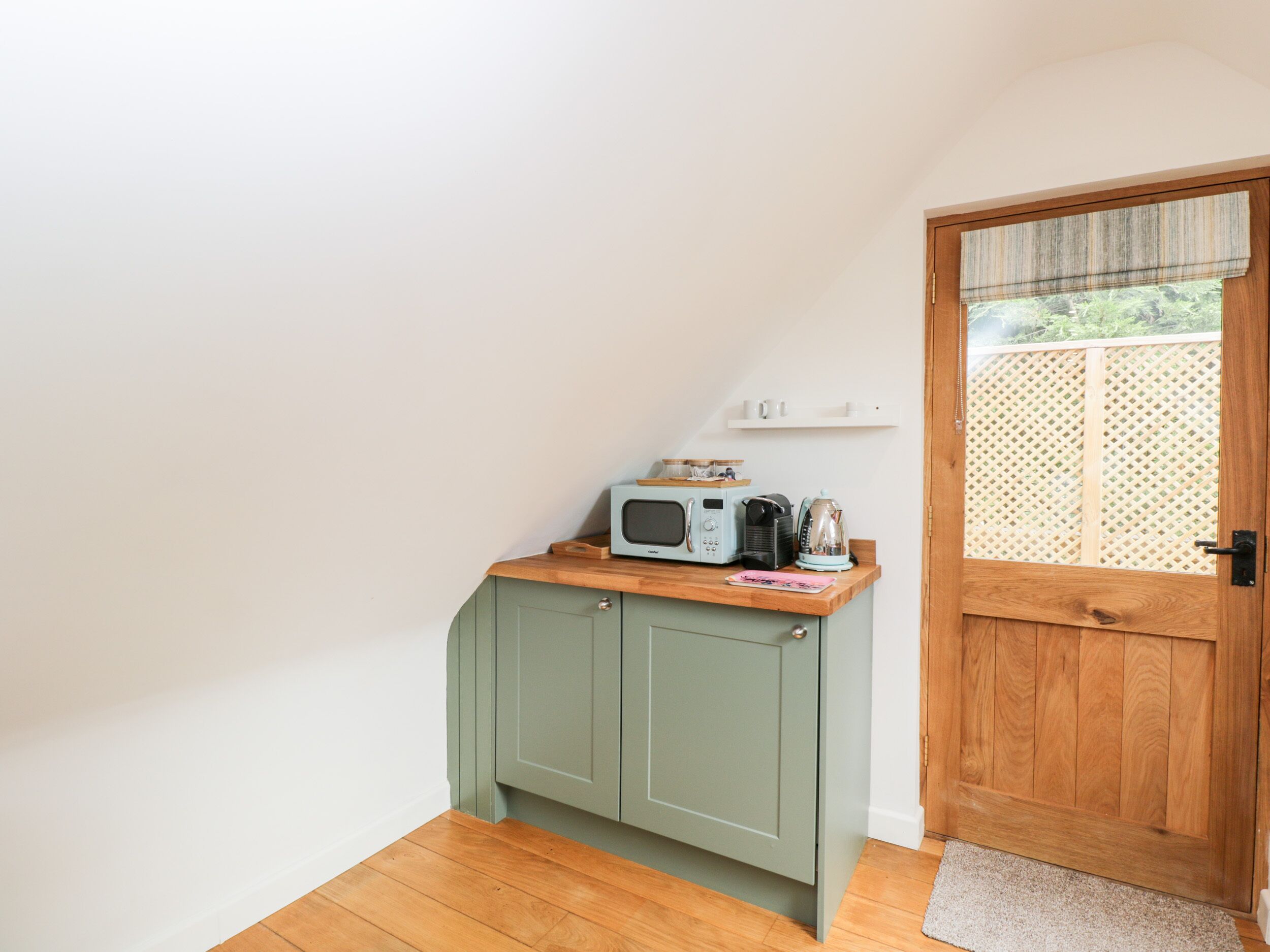 Fridge, electric kettle, toaster, cookware/dishes/utensils