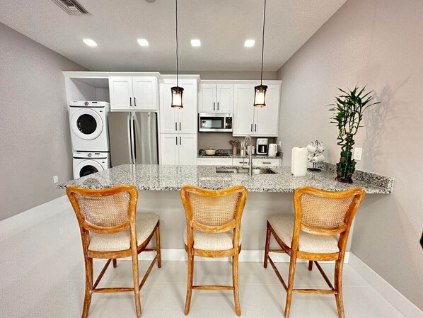 Fridge, microwave, stovetop, dishwasher