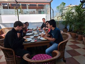 Tägliches kontinentales Frühstück gegen Gebühr