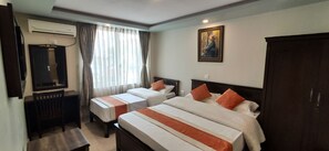 Kamar Keluarga | Seprai premium, bantalan ekstra lembut, meja kerja, dan Wi-Fi gratis