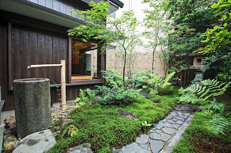 Superior Villa | Garden view