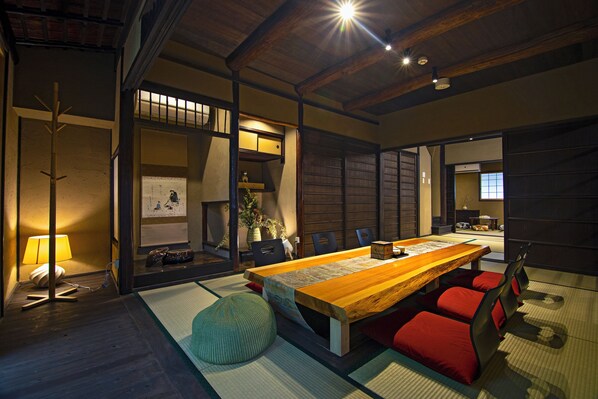 Superior Villa | Living area | 50-inch flat-screen TV with cable channels - Mitsuda Kamigyo (Kyoto)