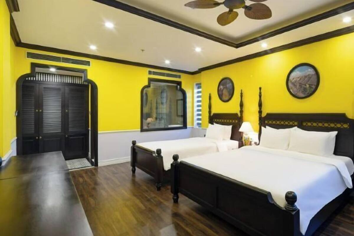 Egyptian cotton sheets, premium bedding, free minibar, in-room safe