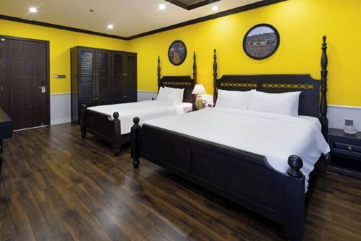 Egyptian cotton sheets, premium bedding, free minibar, in-room safe