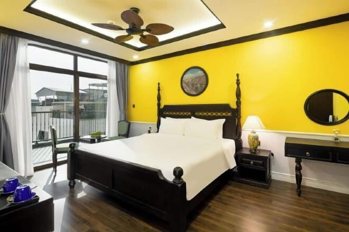 Egyptian cotton sheets, premium bedding, free minibar, in-room safe