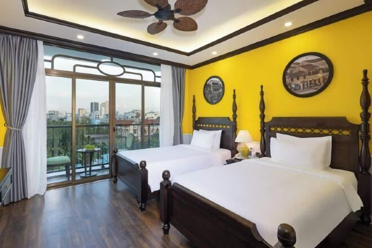 Egyptian cotton sheets, premium bedding, free minibar, in-room safe