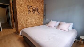 3 chambres, fer et planche Ă repasser, Wi-Fi, draps fournis