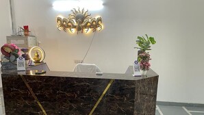 Quầy tiếp tân
