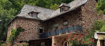 Holiday Home "Gîte Le Pressoir Domaine de Jouani" with Shared Pool & A/C