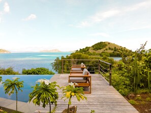 Master King Mountain Suite, Private Pool and Exceptional View | Egyptian cotton sheets, premium bedding, down comforters - Menjaga Bay (Macang Tanggar)