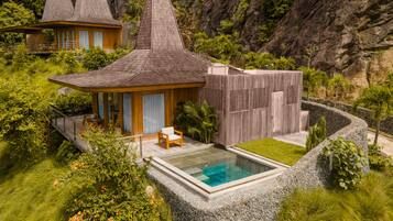 ห้องซูพีเรีย, เตียงคิงไซส์ 1 เตียง, สระว่ายน้ำส่วนตัว, วิวทะเล (Superior King Mountain Suite Pool) | ผ้าปูที่นอนฝ้ายอียิปต์, เครื่องนอนระดับพรีเมียม, ผ้านวมขนเป็ด