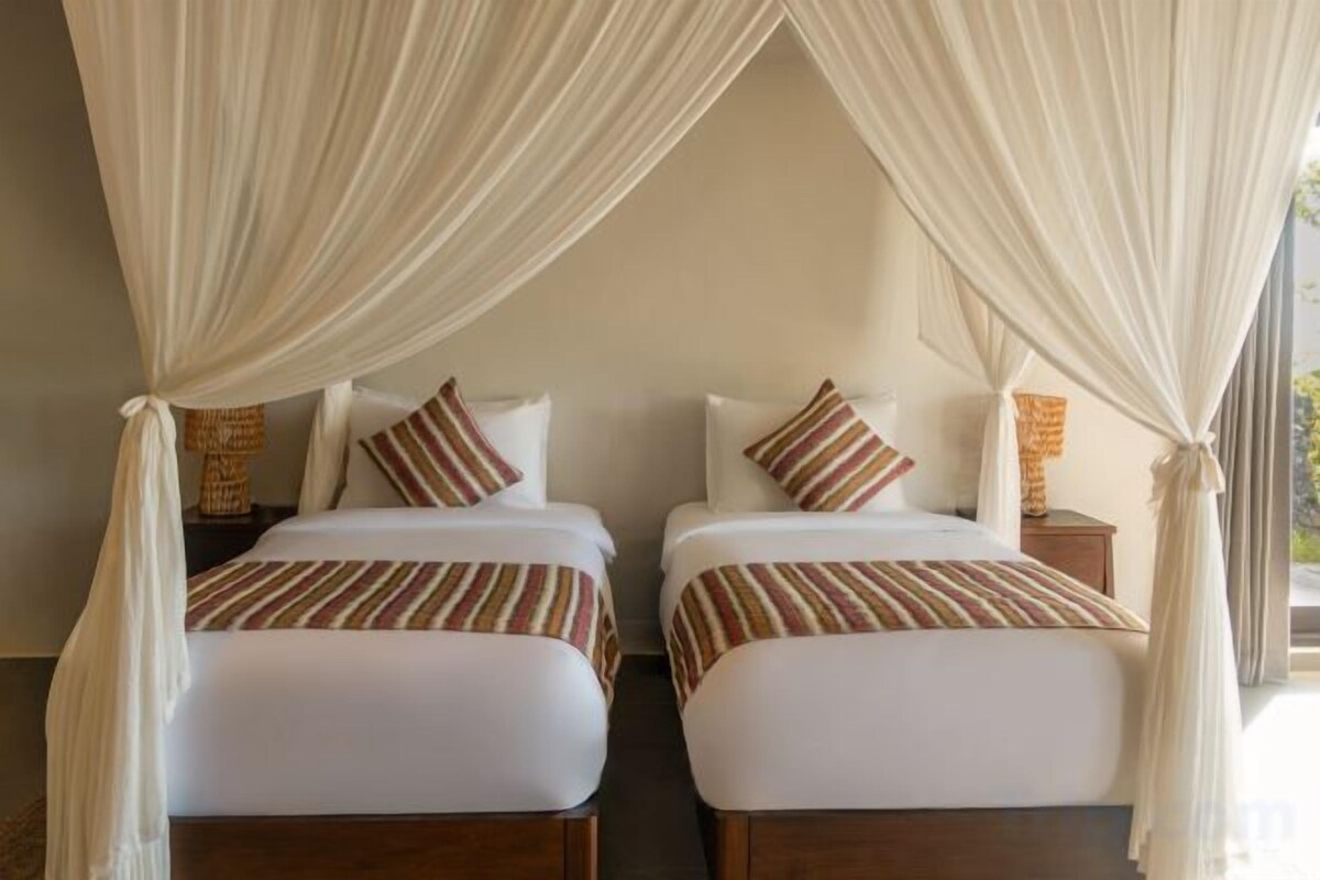 Superior Twin Mountain Suite