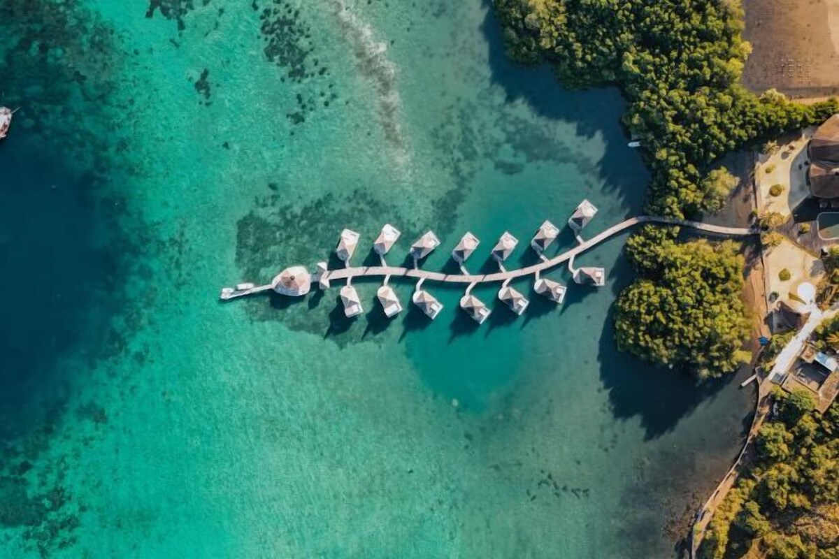Deluxe King Sea Suite, Overwater