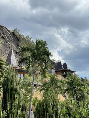 Exterior - Menjaga Bay (Macang Tanggar)