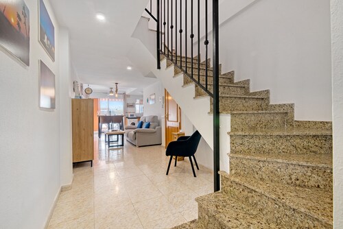 Apartment 'Casa Pera' with Private Terrace and Wi-Fi