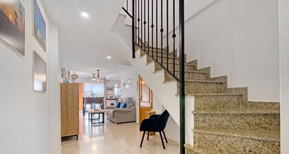 Apartment 'Casa Pera' with Private Terrace and Wi-Fi