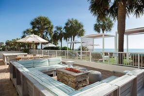 Terrace/patio - Ocean View Retreat with 2 Queen Beds (Myrtle Beach)