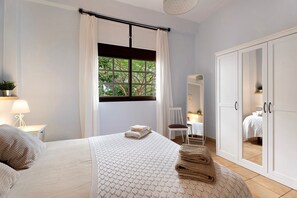 2 quartos, ferros/tábuas de passar roupa, Wi-Fi de cortesia