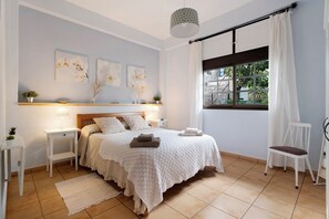 2 chambres, fer et planche à repasser, Wi-Fi gratuit, draps fournis