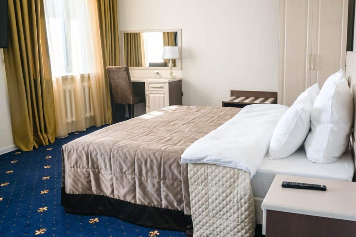 Deluxe Double Room | In-room safe, soundproofing, iron/ironing board, free WiFi