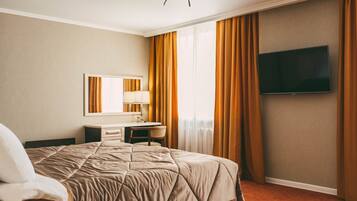 Superior Single Room | In-room safe, soundproofing, iron/ironing board, free WiFi