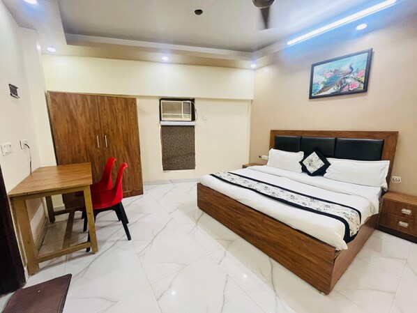 Schreibtisch, schallisolierte Zimmer, kostenloses WLAN, Bettwäsche