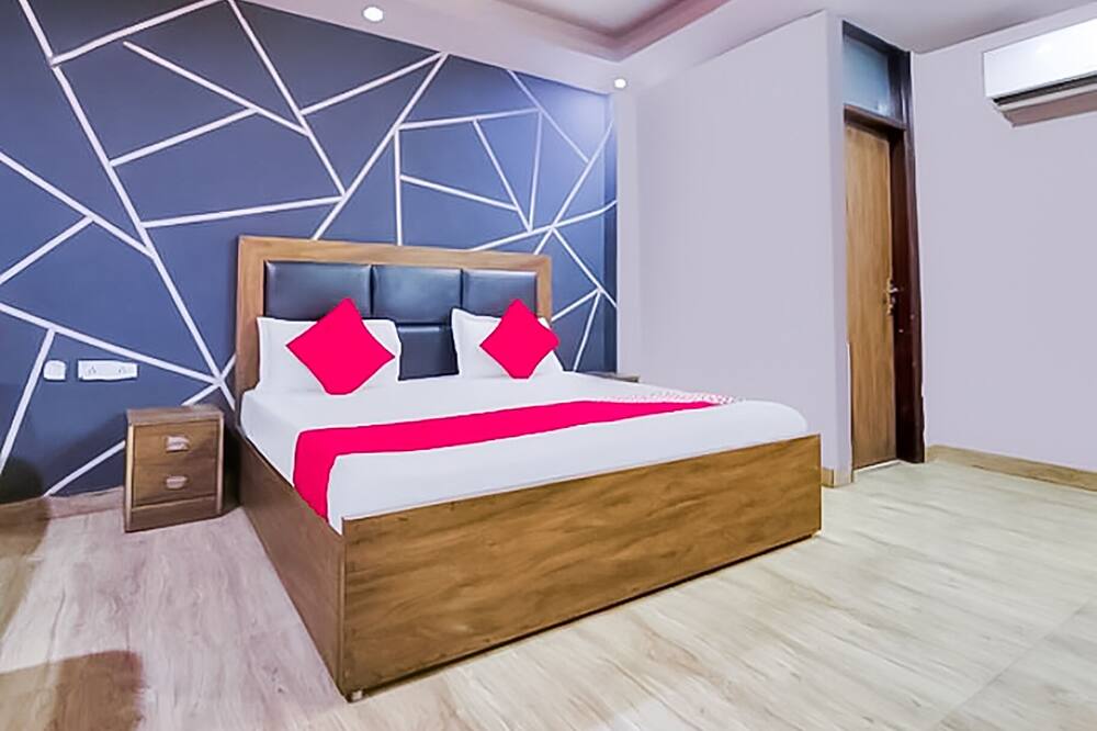 Roomshala 121 Hotel Classic
