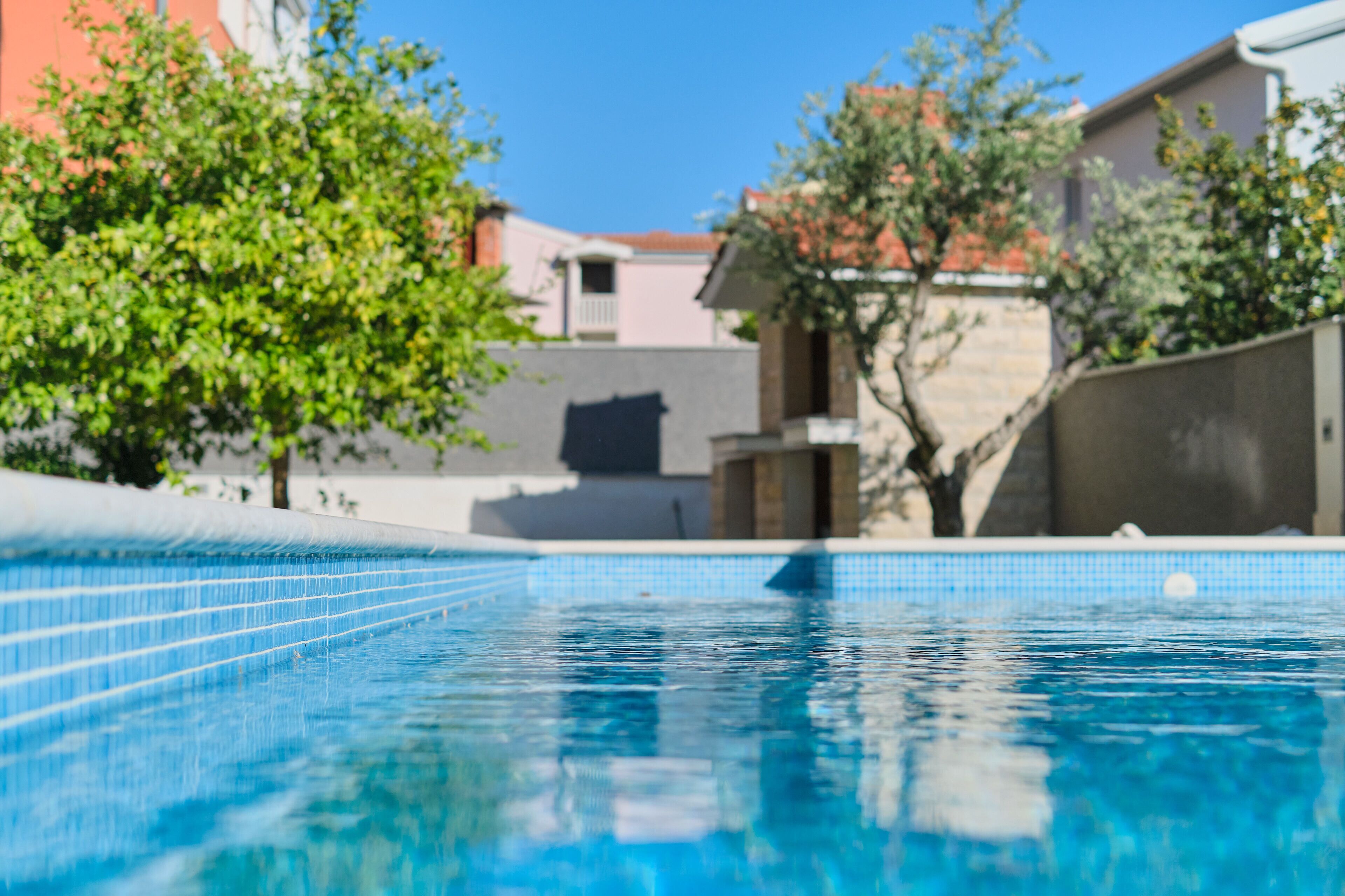 Εποχική εξωτερική πισίνα