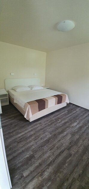 Desk, iron/ironing board, free WiFi, bed sheets - Gostilna s prenočišči pri Janezu (Slovenska Bistrica)