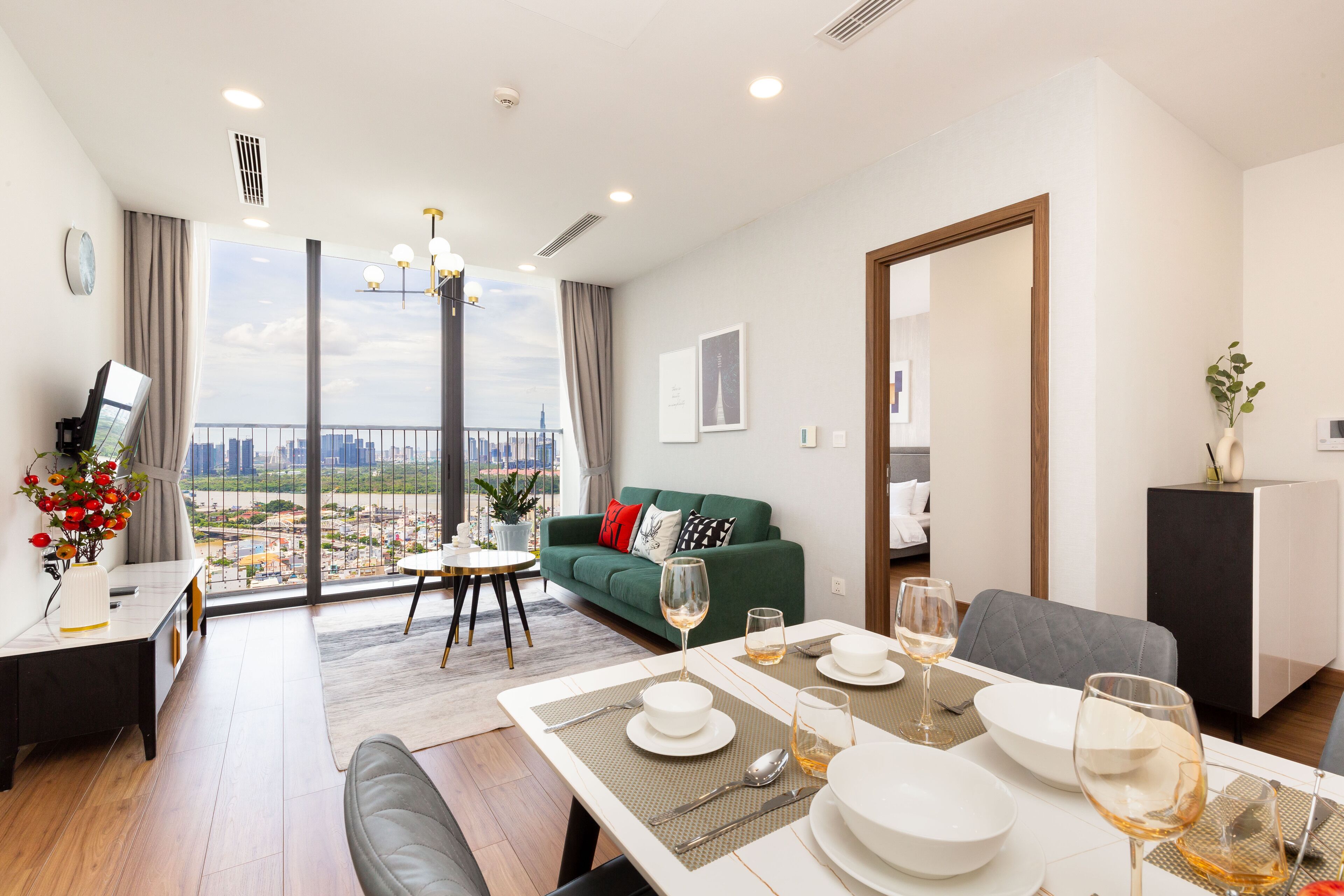 42-inch Smart TV with satellite channels, pay films